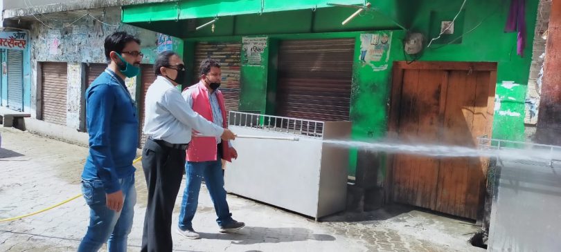 जसपुर में पालिका ने सेनिटाइजेशन किया